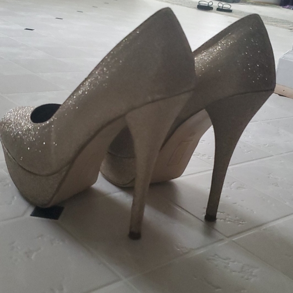 Glittery High Heels - Picture 3 of 3
